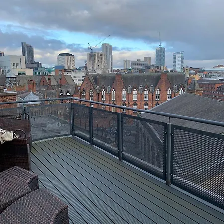Apartment 2 Bed Duplex, Close To Millennium Square Leeds (West Yorkshire)