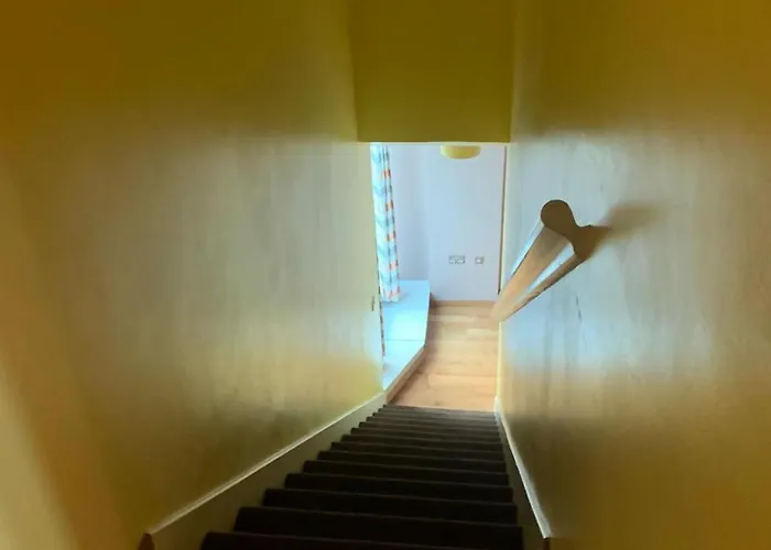 2 Bed Duplex, Close To Millennium Square *