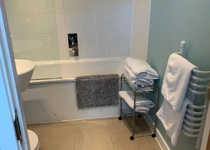 דירה 2 Bed Duplex, Close To Millennium Square