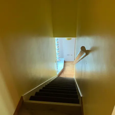 2 Bed Duplex, Close To Millennium Square *