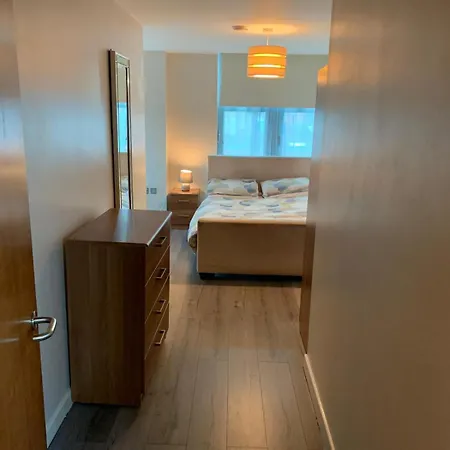2 Bed Duplex, Close To Millennium Square * Лідс