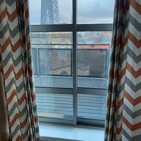 2 Bed Duplex, Close To Millennium Square