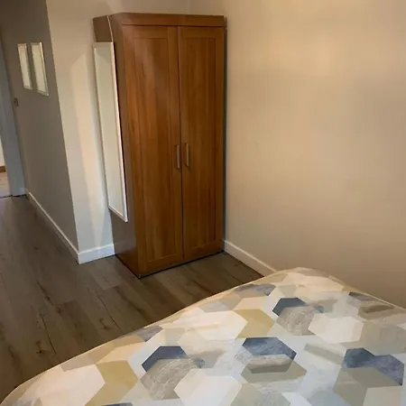 2 Bed Duplex, Close To Millennium Square * Лідс